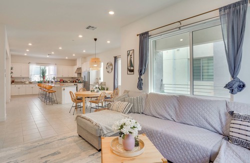 Platinum Triangle House | Extended Anaheim Stay: Near OCvibe & Disney!