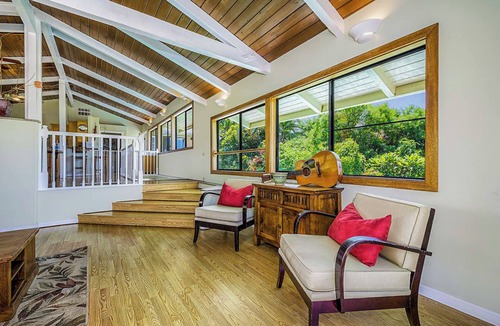 Kahaluu Bay House | Fabulous 7 bedroom for 23 near Magic Sands Beach!