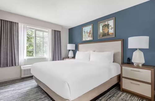 Mishawaka Hotel | Family-Friendly 2 Units Close to South Bend Museum of Art - 4.8 mi Away