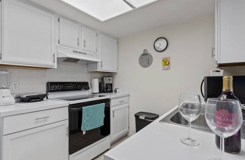Gainesville Condo | Family Friendly Condo w/Dart Board+Games