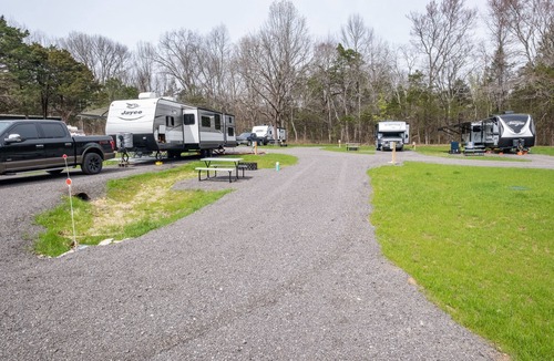 Rural Hill RV Rental | Family Friendly Pull-Through Campsite on 180 Acre Family Farm - Near Nashville!