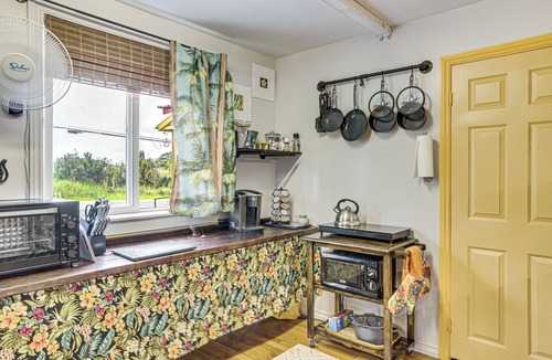 Mountain View House | Family Retreat in Mountain View: Pool & Hot Tub!