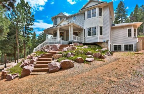 Woodland Park House | Family Retreat with 3 Acres and Minutes to Town