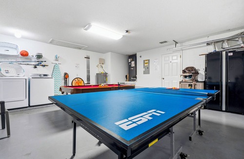 Lake Berkley House | Family Villa Near Disney Private Pool, Game Room Spacious Living
