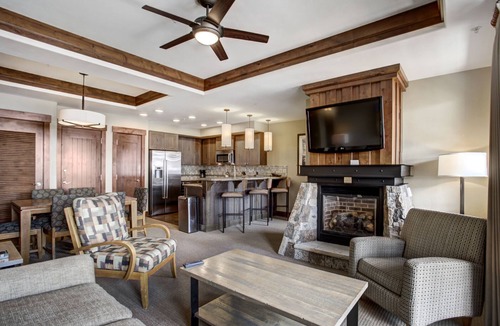 Peak 8 Condo | Fantastic 2 bedroom Ski In/Ski Out Condo. Summer unit with rare A/C