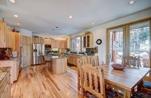 Boulder Ridge Cabin | Fantastic Mountain Retreat: Stunning Log Cabin with a Hot Tub in Breckenridge, CO