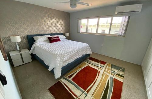 Lauderdale-by-the-Sea Apartment | Few steps from the beach -Awesome 1br1ba
