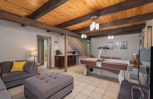 Leavenworth Cabin | Fish Lake | Dock | Hot tub | Dogs | View | Game Rm