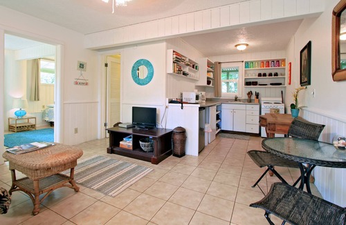 Hana House | Fisher’s Hana Bay Hale - In Hana Town across from the Bay STHA-2017 0002