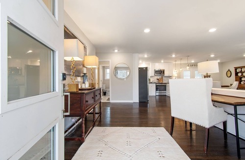 Franklin House | "Franklin, My Dear." is 5 minutes away from downtown Franklin!