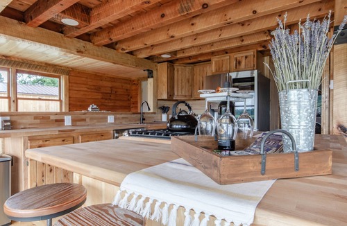 Clayton Cabin | French Creek Retreat. Dock, Deck & Game Bunkhouse. Sleeps 10