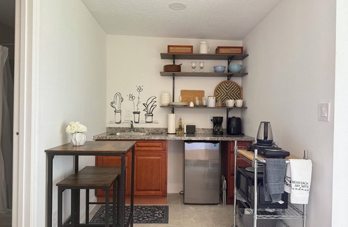 Oak Ridge Apartment | Fully Private Suite with Private Entrance. Near MCO, Parks, Hospitals & Shopping