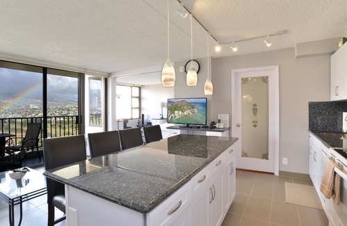 Waikiki Apartment | Fully Remodeled View Condo with Free Parking and Hi-Speed WiFi