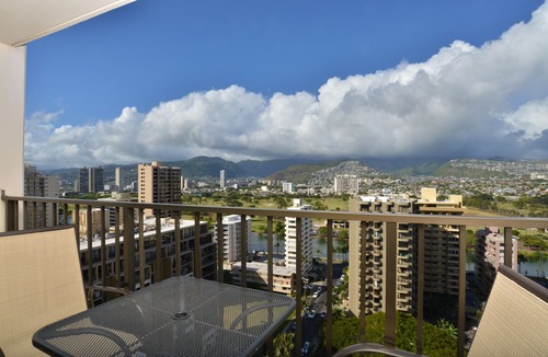 Waikiki Apartment | Fully Remodeled View Condo with Free Parking and Hi-Speed WiFi