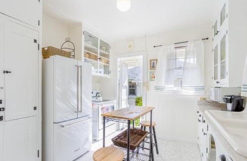 Diamond Head - Kapahulu - St. Louis House | Garden Cottage Unit B
