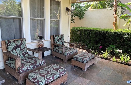 Kihei Villa | Gated 2-story beach house with big yard