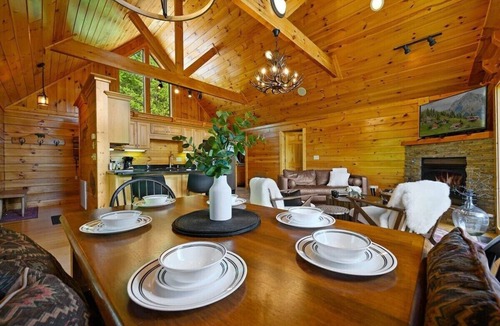 Gatlinburg Cabin | Gatlinburg Cabin · Hot Tubs & Game Room · Sleeps