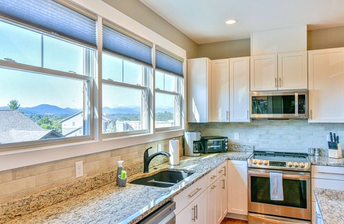 Woodfin House | Getaway: Walking distance to Reynolds Village with Gorgeous Mountain Views!