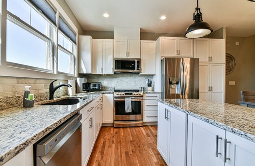 Woodfin House | Getaway: Walking distance to Reynolds Village with Gorgeous Mountain Views!