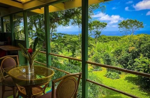 Kealakekua Cottage | Gingerhill Farm Retreat. Commune with Nature In South Kona.
