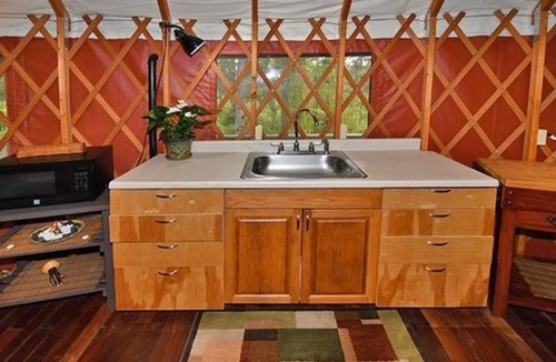 Hawaiian Acres Cottage | "Glamping" at its finest with wrap around lanai and jetted tub