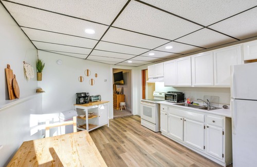Glenburn Apartment | Glenburn Studio ~ 5 Mi to Treworgy Family Orchards