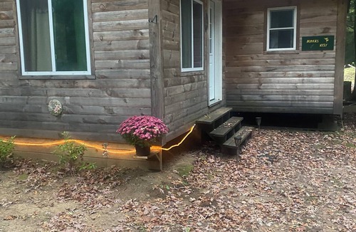 Durhamville Cabin | Gorgeous 2-bedroom cabin in charming Camden for a relaxing getaway on fish creek