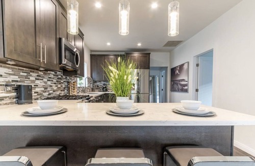 Chinatown House | Gorgeous DTLA w/View + Hot Tub!