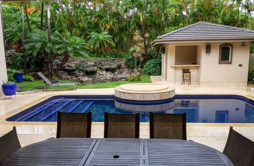 Kahala House | Gorgeous Estate on the Slopes of Diamond Head, 5 minute walk to great beach