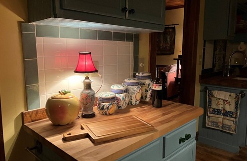 North Creek House | GORGEOUS FAMILY FRIENDLY VICTORIAN WITH ALL NATURAL CEDAR HOT TUB NEAR GORE MT