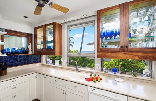 Kailua-Kona House | 🏖️Gorgeous Ocean Front Estate | Gated Community | Walk to Town