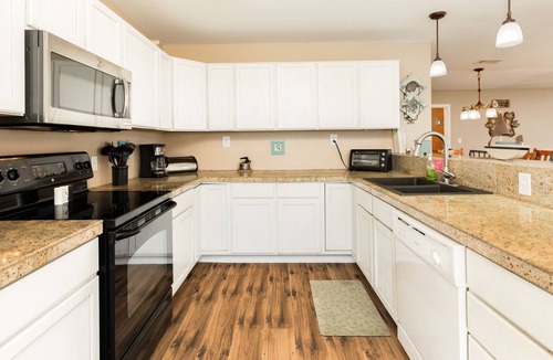 Acapulco Village House | Gorgeous ocean view dog-friendly home - 250ft to beach!