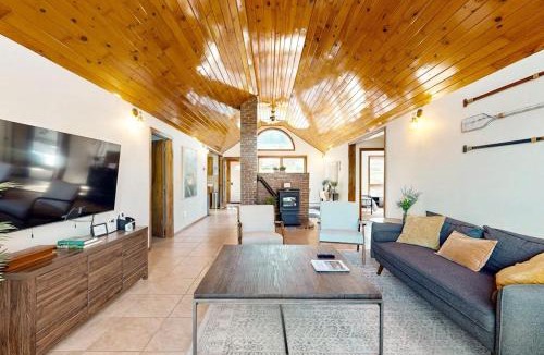 Wiscasset House | Gorgeous Waterfront Home on Westport Island with 2 Sunrooms