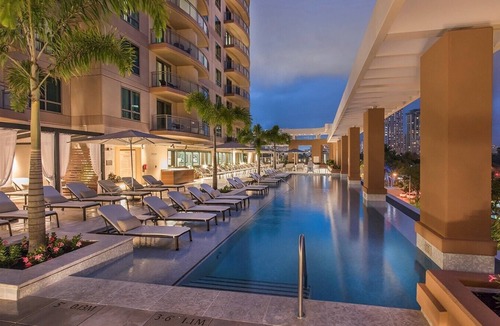 Waikiki Apartment | Grand Islander – 2 Bedroom OceanView
