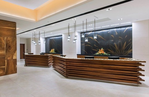 Waikiki Apartment | Grand Islander – 2 Bedroom OceanView