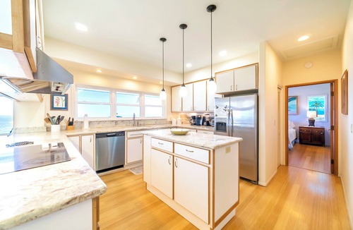Hakalau House | Grand Oceanfront Gated Estate on the Hamakua Coast.