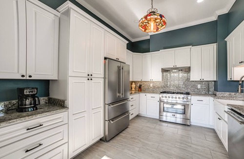Waverly House | Grand Victorian Home, Walk to Historic Town Square