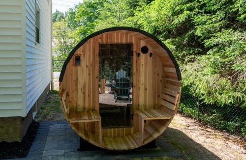 Livingston Manor House | Grateful Manor-Close to Downtown- Sauna