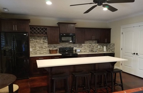 White City Apartment | Great Sandy apartment with hot tub and pool table!
