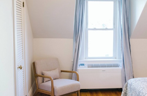 Boothbay Harbor Hotel | Greenleaf Inn 3 - Gorgeously Renovated King Suite, Large Bath, Balcony, Harbor Views!