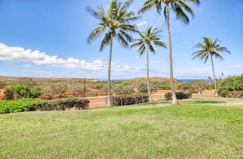 Maunaloa Condo | Ground-Floor Condo w/Ocean View, Lanai, Shared Pool/Hot Tub - Walk to Beach