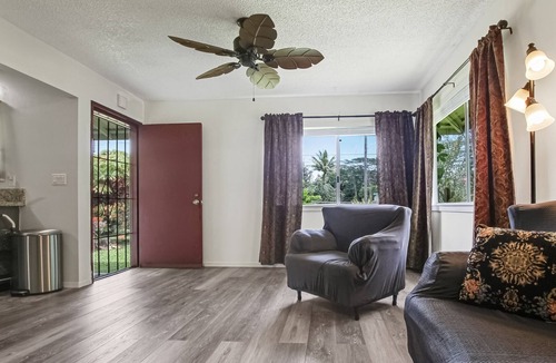 Kapoho House | Ground-floor dog-friendly home with patio, gazebo, washer/dryer, & garden views