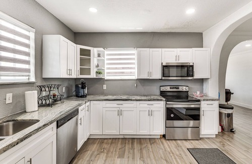 Miami Gardens House | Group Hub w/Game Room! 4 Mi to Hard Rock Stadium