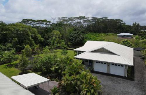 Keaau Apartment | Hale ‘Aina (Country Cottage)