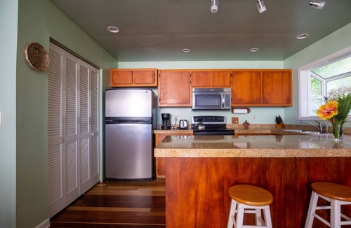 Keaau House | Hale Honu 2 Bedroom Home by RedAwning