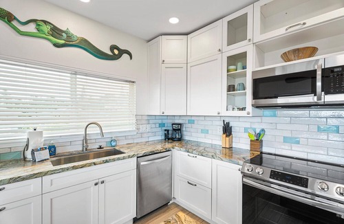 Kona Palisades House | HALE LIO KAI: GORGEOUS HOME WITH POOL, HOT TUB & STUNNING OCEAN/SUNSET VIEWS