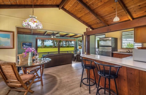Hanalei House | Hanalei Bay, ocean view bungalow. Steps to sand,1B/1BA Local style, romantic!