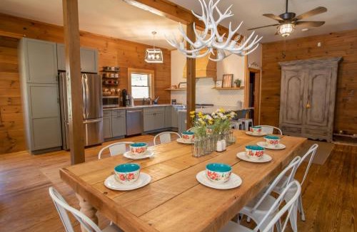 Apple Ridge House | Happy Apple