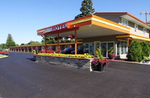 Goderich Hotel | Harmony Inn