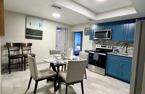 Pine Hills House | Haven Retreat-Universal